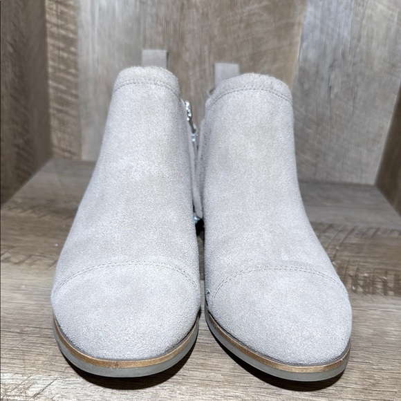 TOMS Reese Suede Ankle Boots - Picture 3 of 9